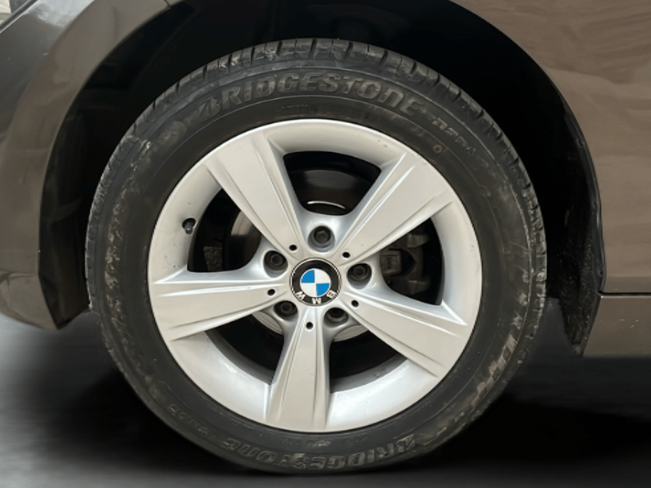 2013 BMW 1 Series 118D HATCHBACK, Diesel, Automatic, 57,112 km, Left Front Wheel