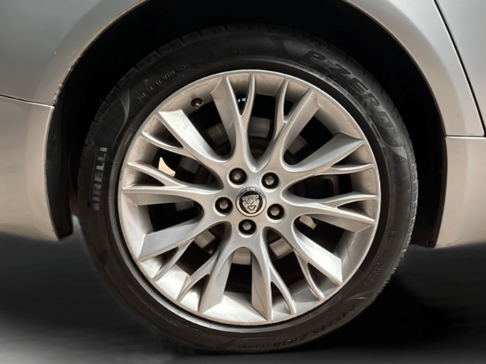 2011 Jaguar XF 3.0 DIESEL, Diesel, Automatic, 31,537 km, Right Rear Wheel