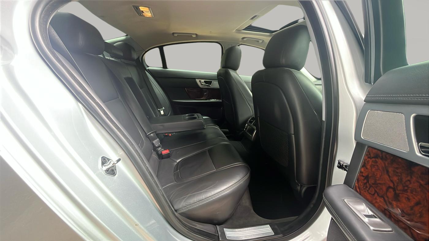 2011 Jaguar XF 3.0 DIESEL, Diesel, Automatic, 31,537 km, Right Side Rear Door Cabin