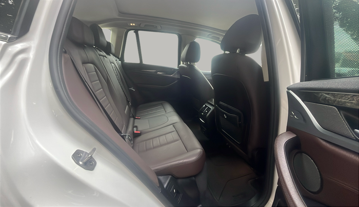2018 BMW X3 X DRIVE 20D Luxury Line, Diesel, Automatic, 85,000 km, Right Side Rear Door Cabin