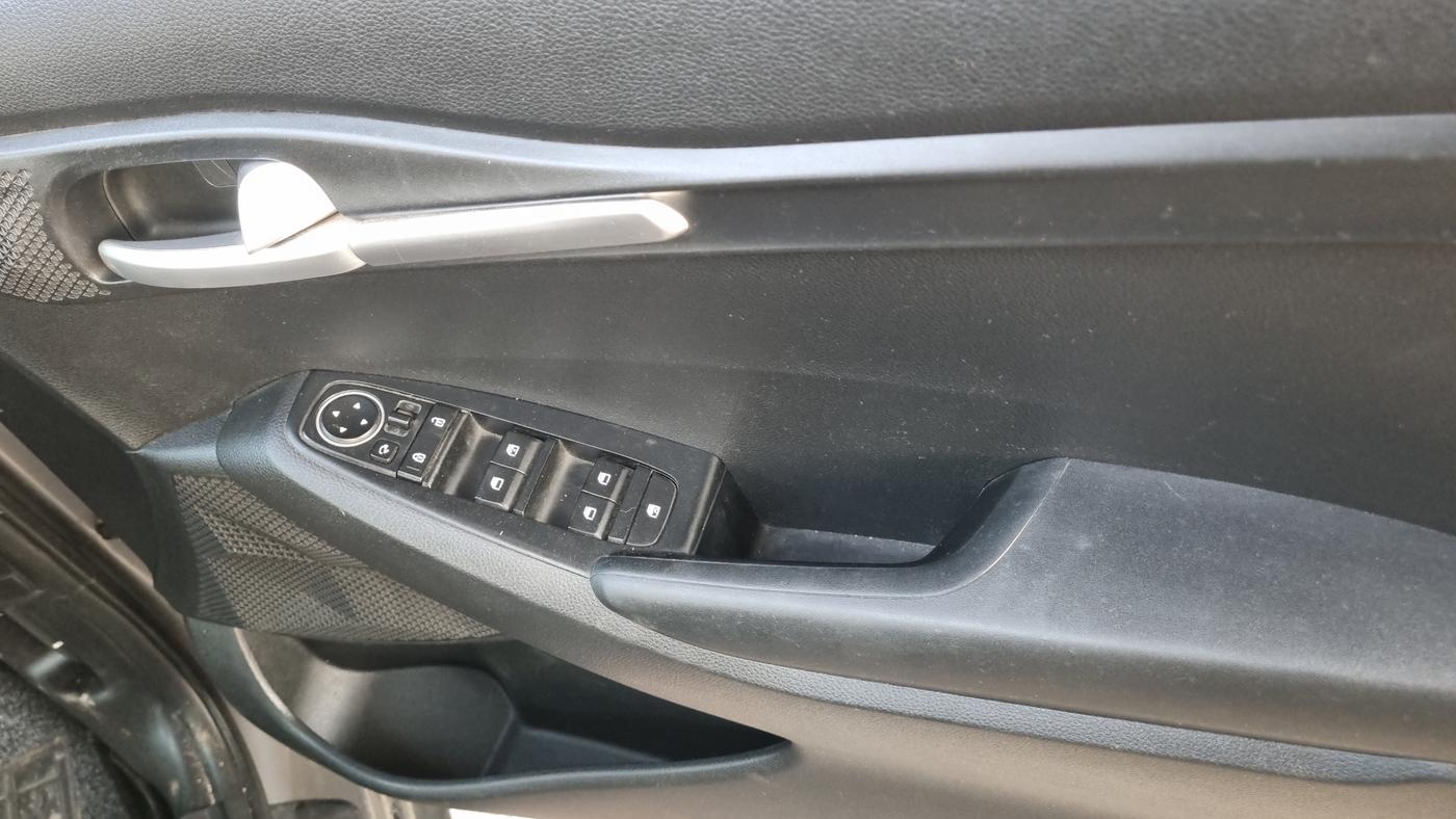 2019 KIA SELTOS HTK PLUS 1.5 DIESEL, Diesel, Manual, 68,388 km, Driver Side Door Panel Controls