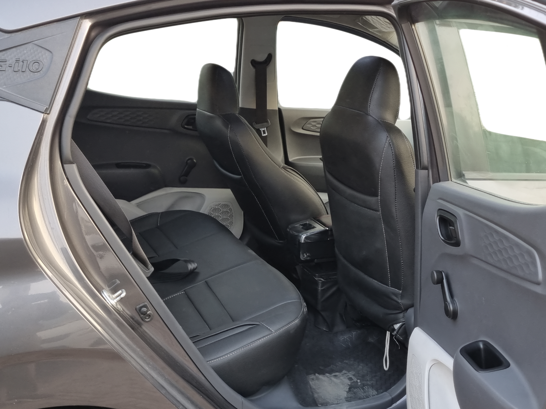 2020 Hyundai GRAND I10 NIOS ERA 1.2 KAPPA VTVT, Petrol, Manual, 34,942 km, Right Side Rear Door Cabin