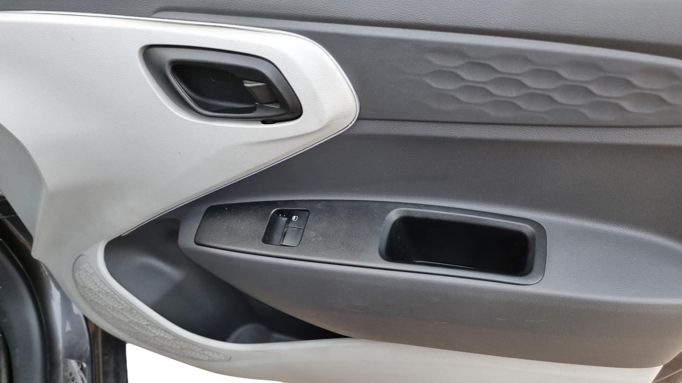 2020 Hyundai GRAND I10 NIOS ERA 1.2 KAPPA VTVT, Petrol, Manual, 34,942 km, Driver Side Door Panel Controls