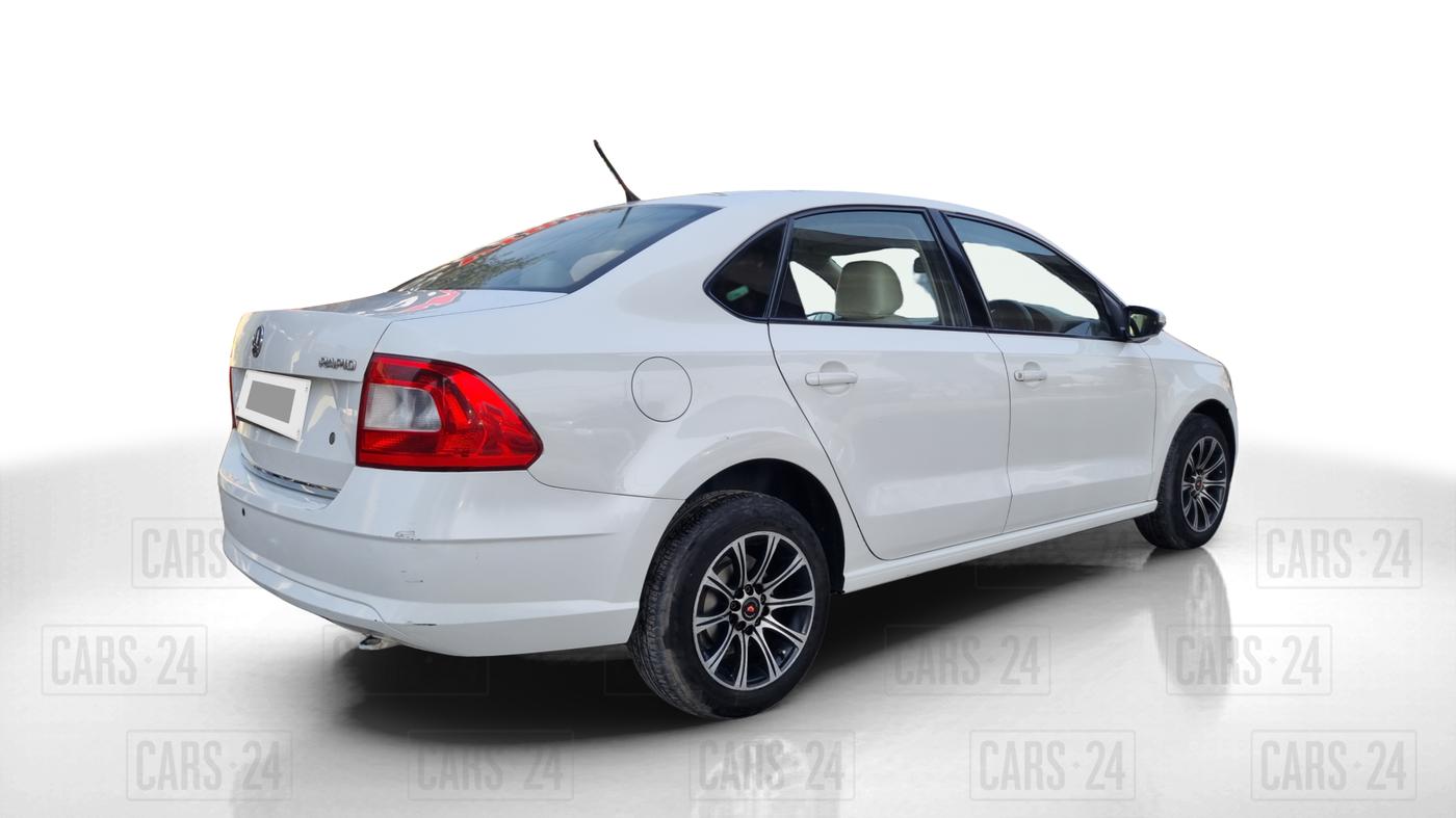 2015 Skoda Rapid 1.5 TDI CR ACTIVE, Diesel, Manual, 69,172 km, Right Back Diagonal