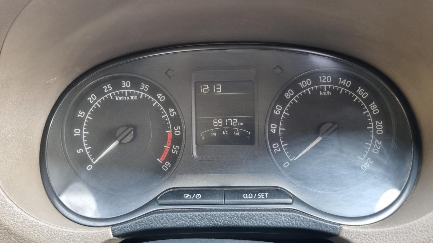 2015 Skoda Rapid 1.5 TDI CR ACTIVE, Diesel, Manual, 69,172 km, Odometer Image