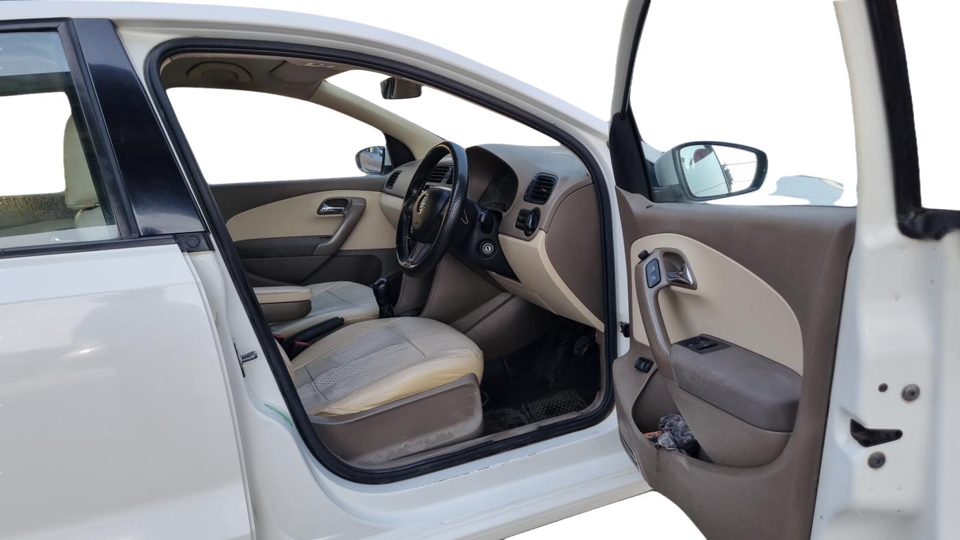2015 Skoda Rapid 1.5 TDI CR ACTIVE, Diesel, Manual, 69,172 km, Right Side Front Door Cabin