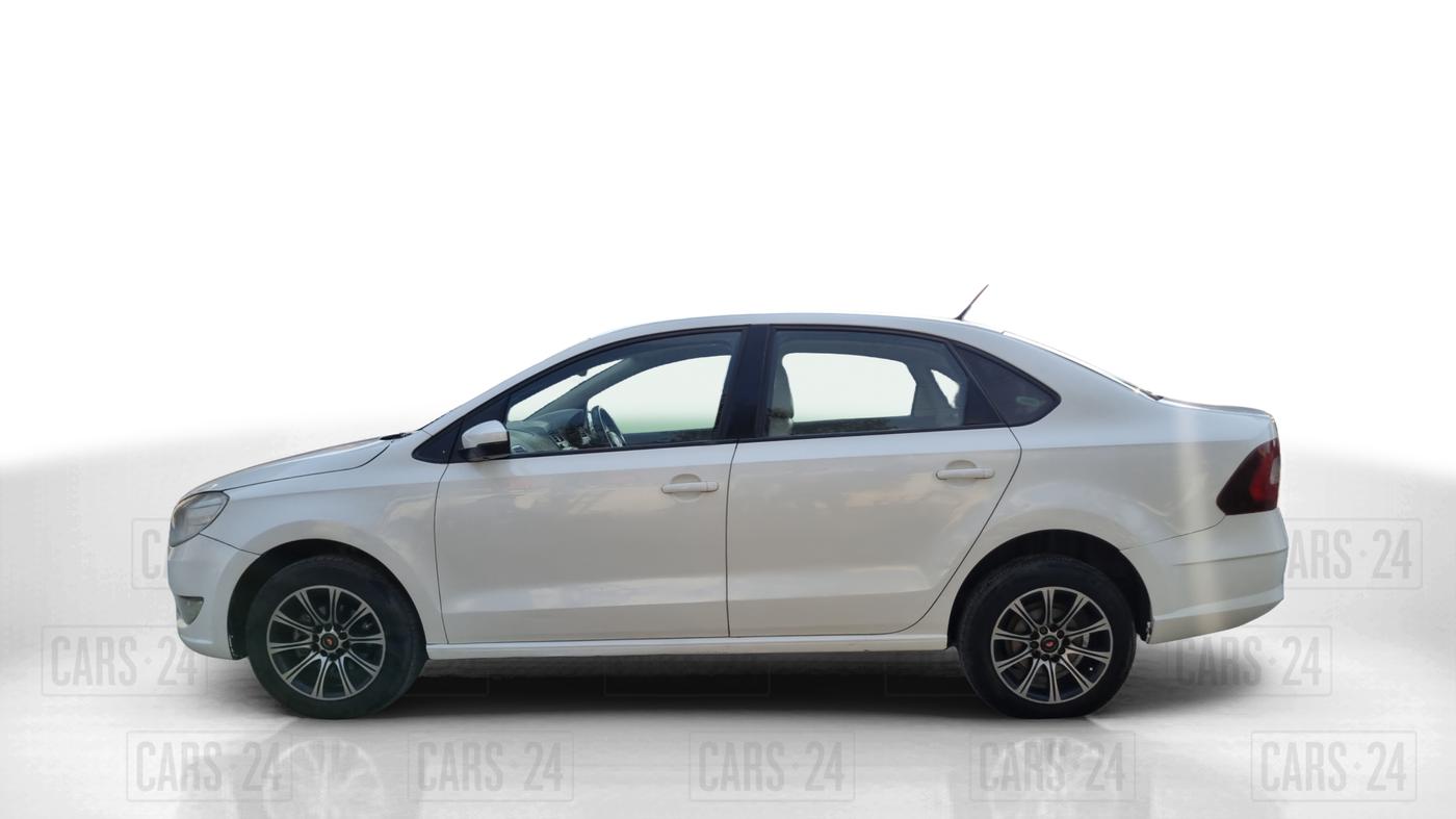 2015 Skoda Rapid 1.5 TDI CR ACTIVE, Diesel, Manual, 69,172 km, Left Side