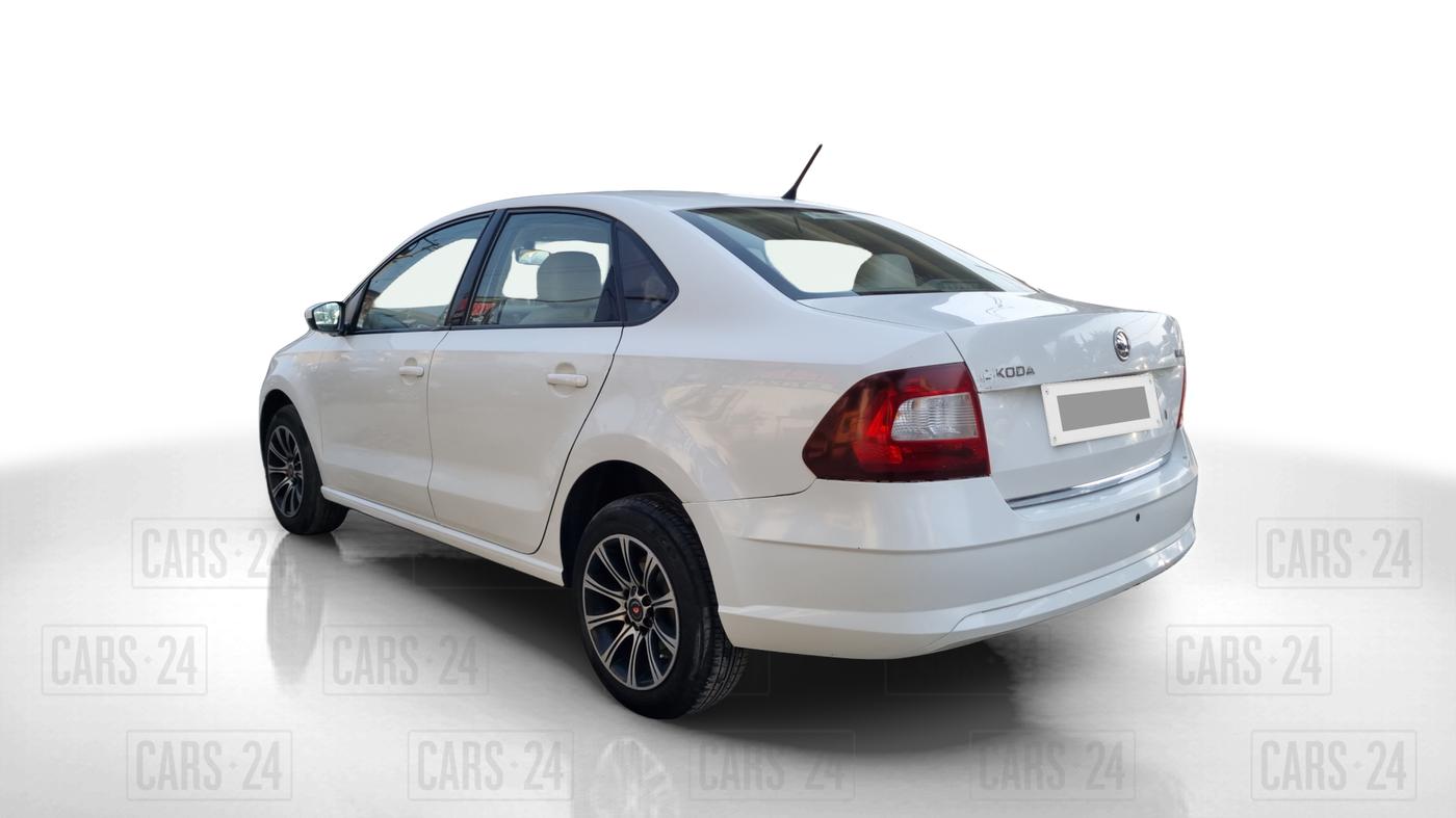 2015 Skoda Rapid 1.5 TDI CR ACTIVE, Diesel, Manual, 69,172 km, Left Back Diagonal