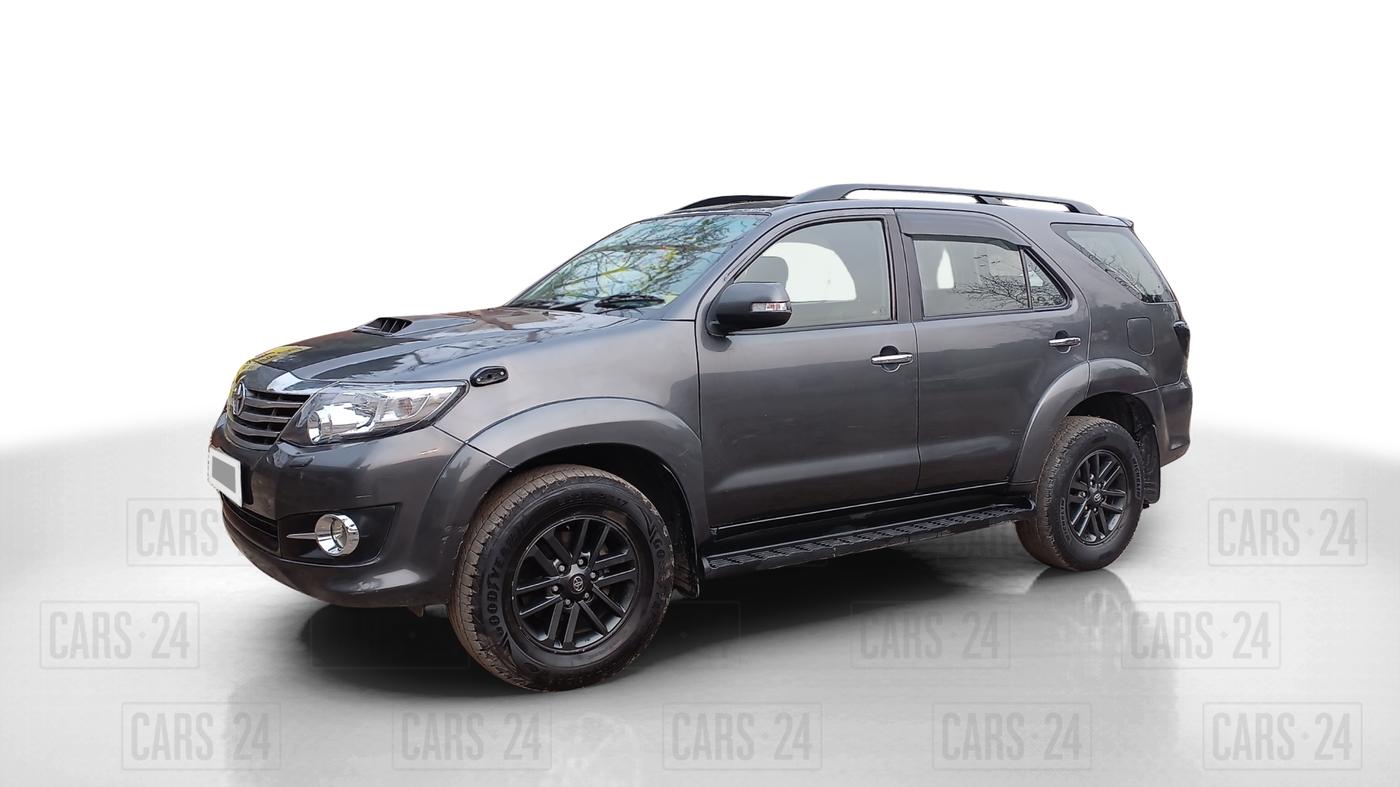 2016 Toyota Fortuner 3.0 4X2 MT, Diesel, Manual, 1,22,000 km, Left Front Diagonal