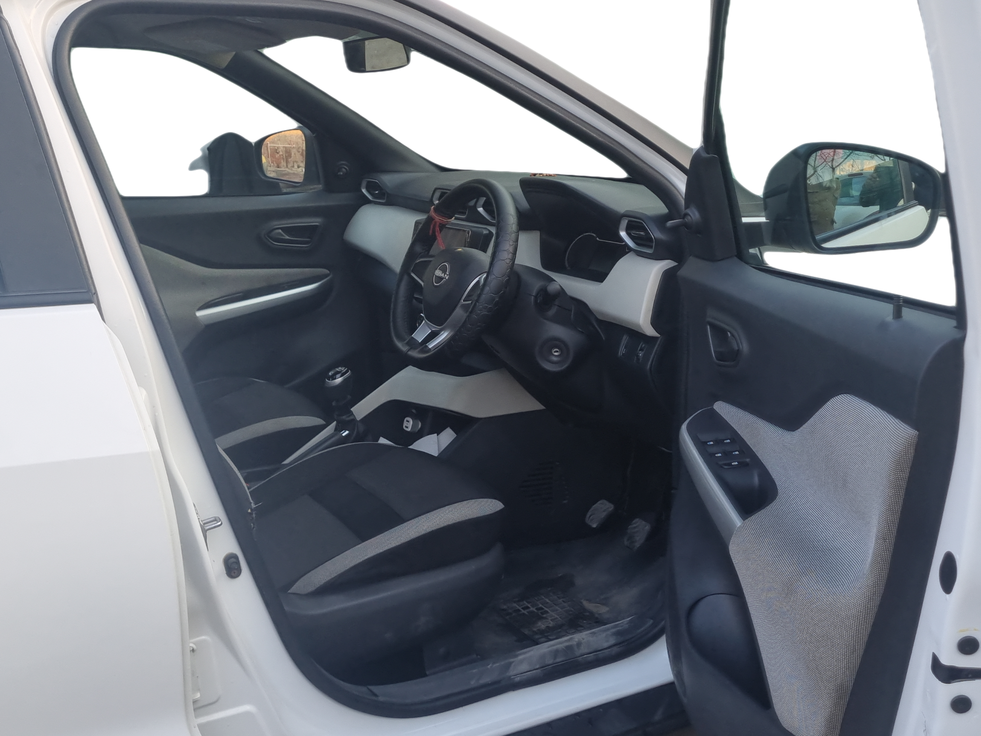 2023 Nissan MAGNITE XE, Petrol, Manual, 16,094 km, Right Side Front Door Cabin
