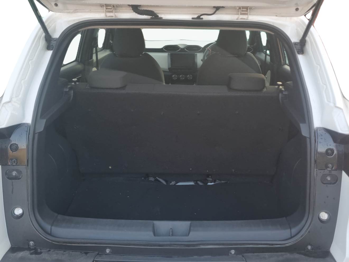 2023 Nissan MAGNITE XE, Petrol, Manual, 16,094 km, Boot Inside