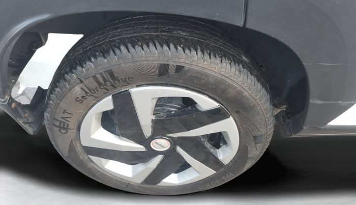 2023 Nissan MAGNITE XE, Petrol, Manual, 16,094 km, Right Rear Wheel