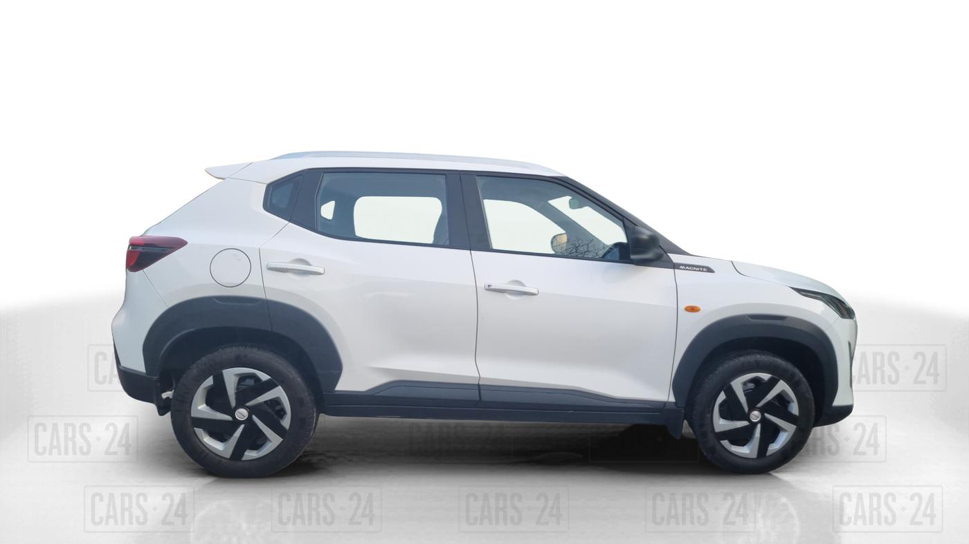 2023 Nissan MAGNITE XE, Petrol, Manual, 16,094 km, Right Side View