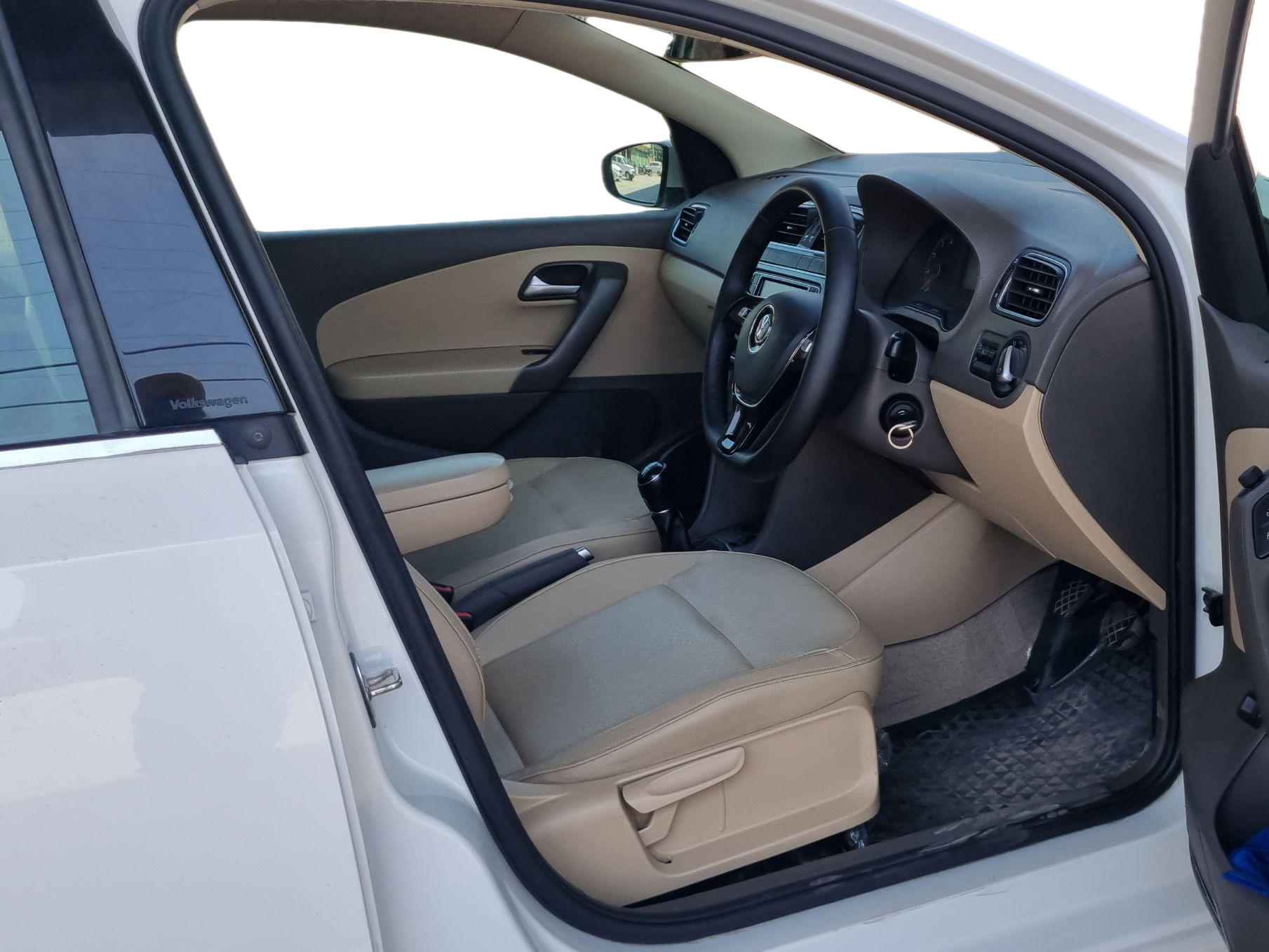 2022 Volkswagen Vento HIGHLINE 1.0L TSI, Petrol, Manual, 48,829 km, Right Side Front Door Cabin