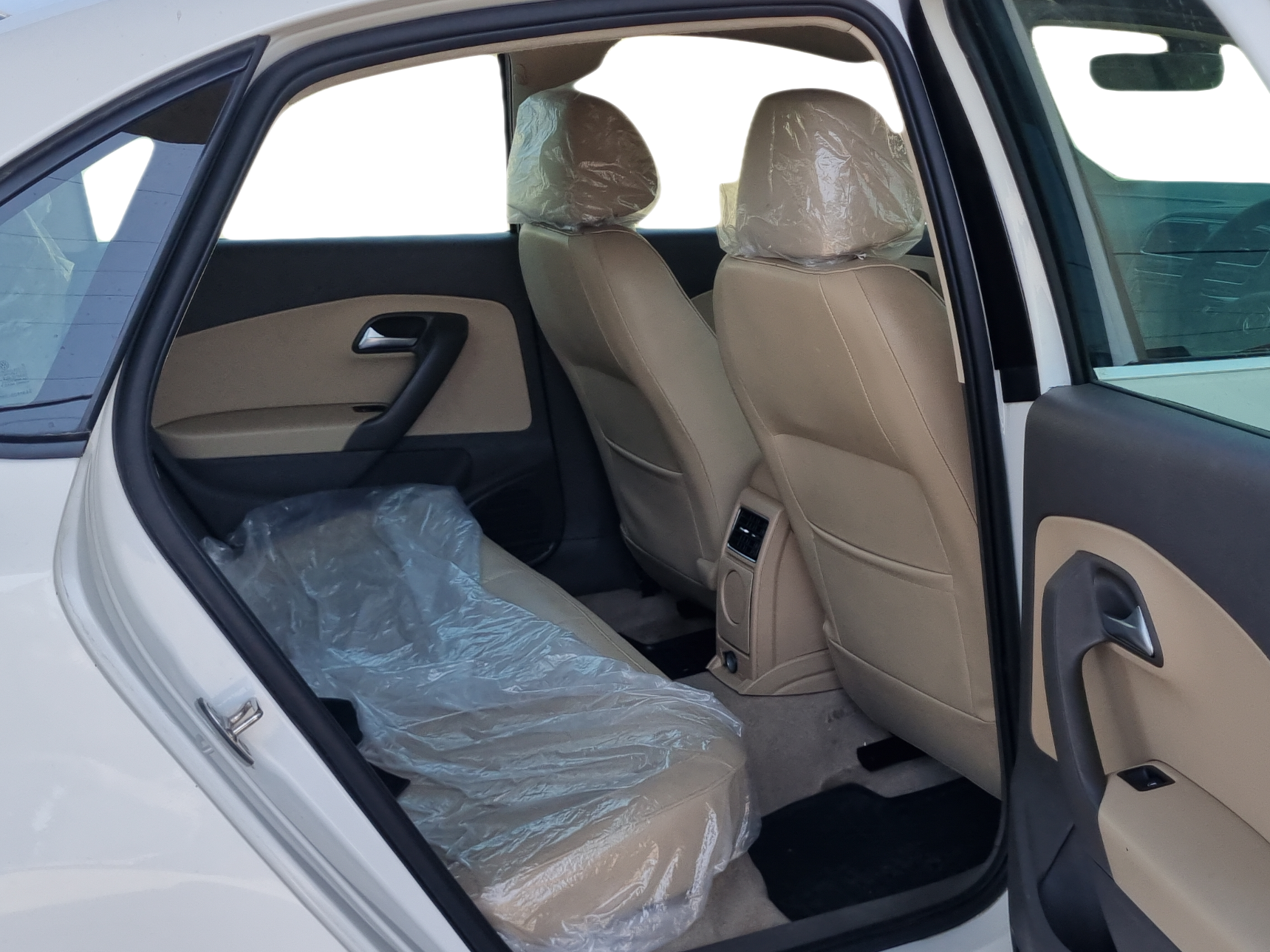 2022 Volkswagen Vento HIGHLINE 1.0L TSI, Petrol, Manual, 48,829 km, Right Side Rear Door Cabin