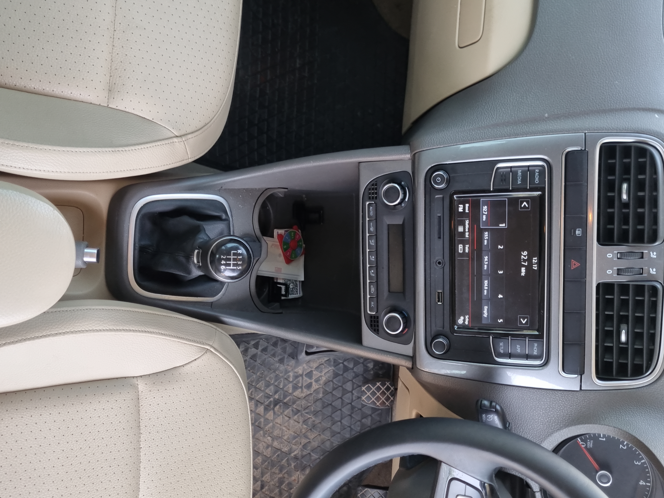 2022 Volkswagen Vento HIGHLINE 1.0L TSI, Petrol, Manual, 48,829 km, Gear Lever