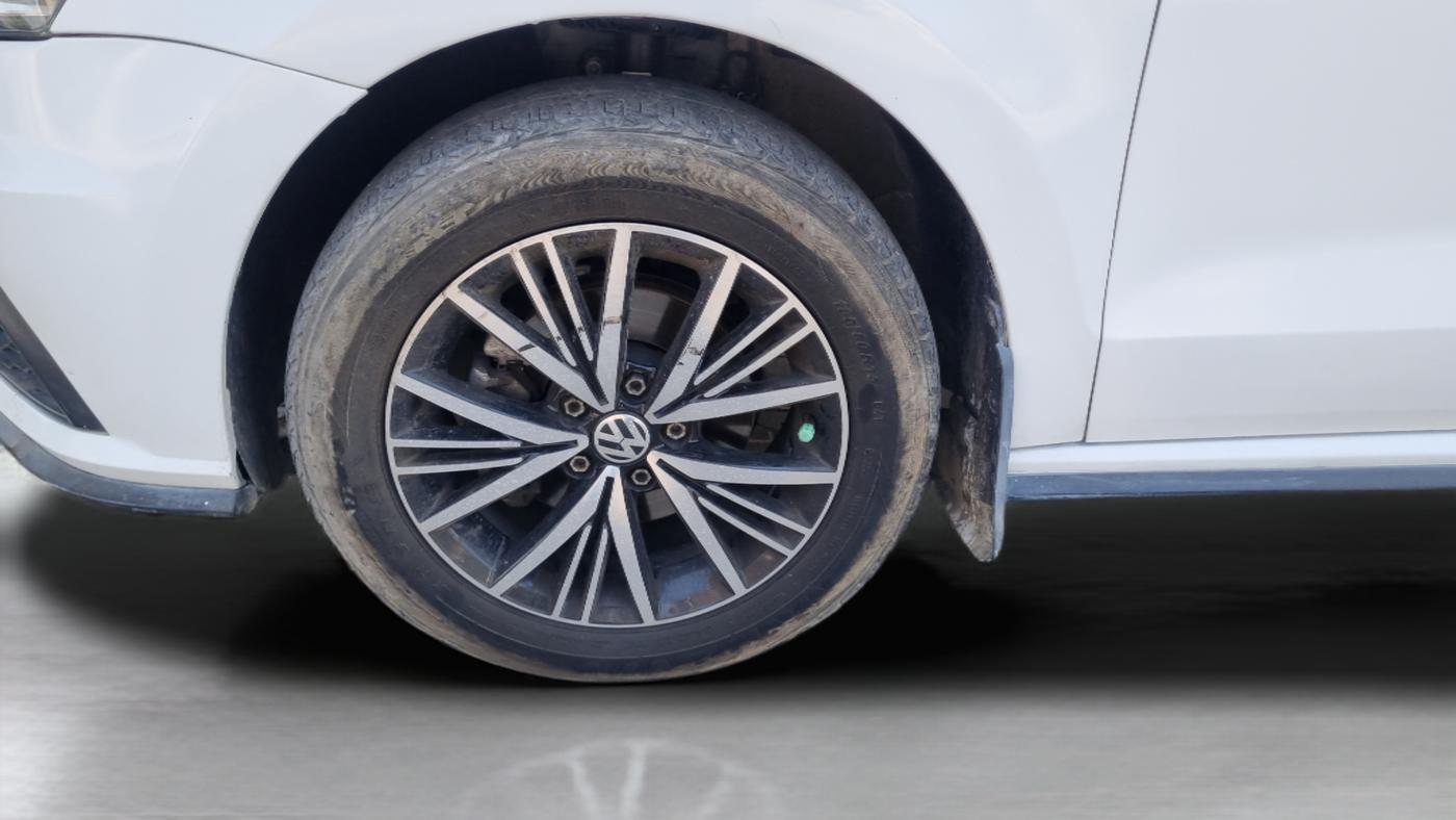 2022 Volkswagen Vento HIGHLINE 1.0L TSI, Petrol, Manual, 48,829 km, Left Front Wheel