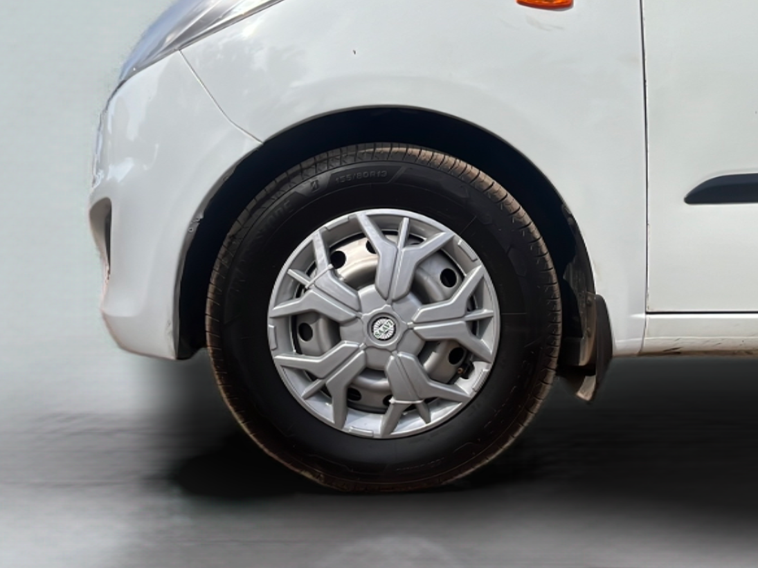 2013 Hyundai i10 ERA 1.1, Petrol, Manual, 27,912 km, Left Front Wheel