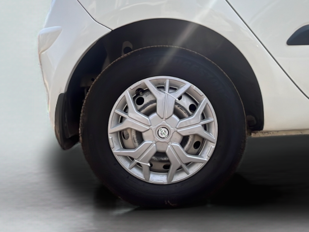 2013 Hyundai i10 ERA 1.1, Petrol, Manual, 27,912 km, Right Rear Wheel