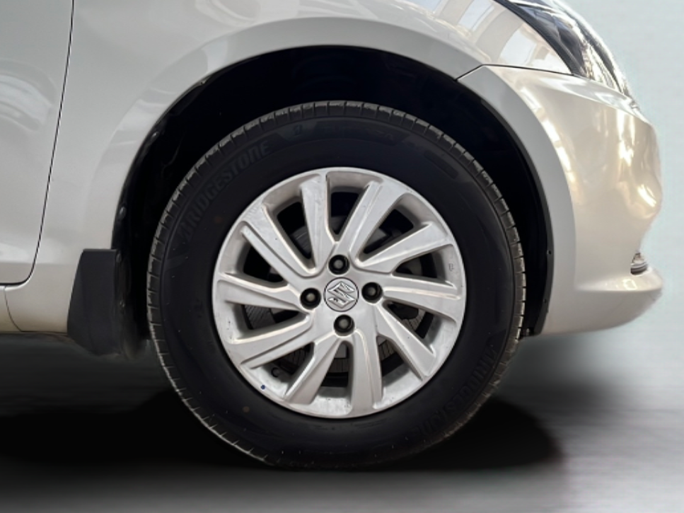 2015 Maruti Swift Dzire ZDI, Diesel, Manual, 37,017 km, Right Front Wheel