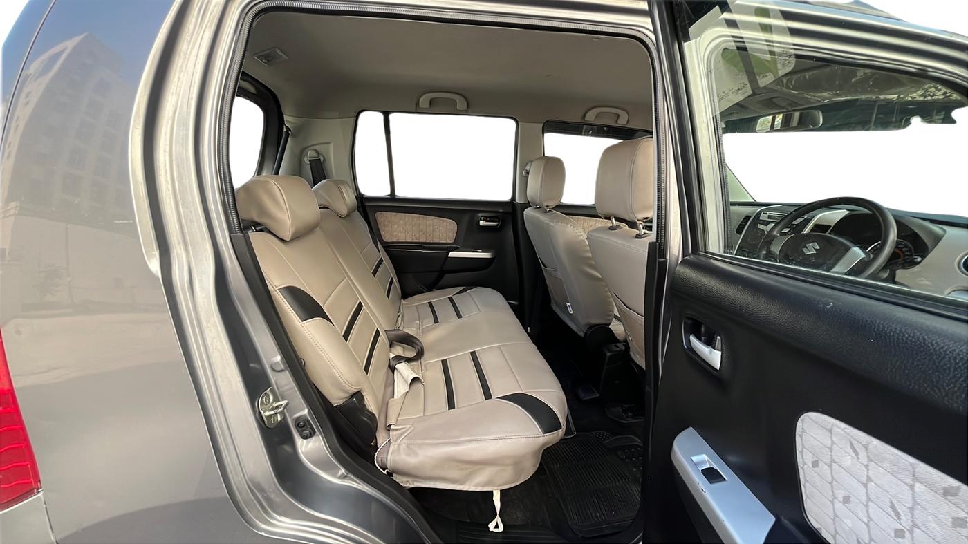 2016 Maruti Wagon R 1.0 VXI, Petrol, Manual, 34,329 km, Right Side Rear Door Cabin