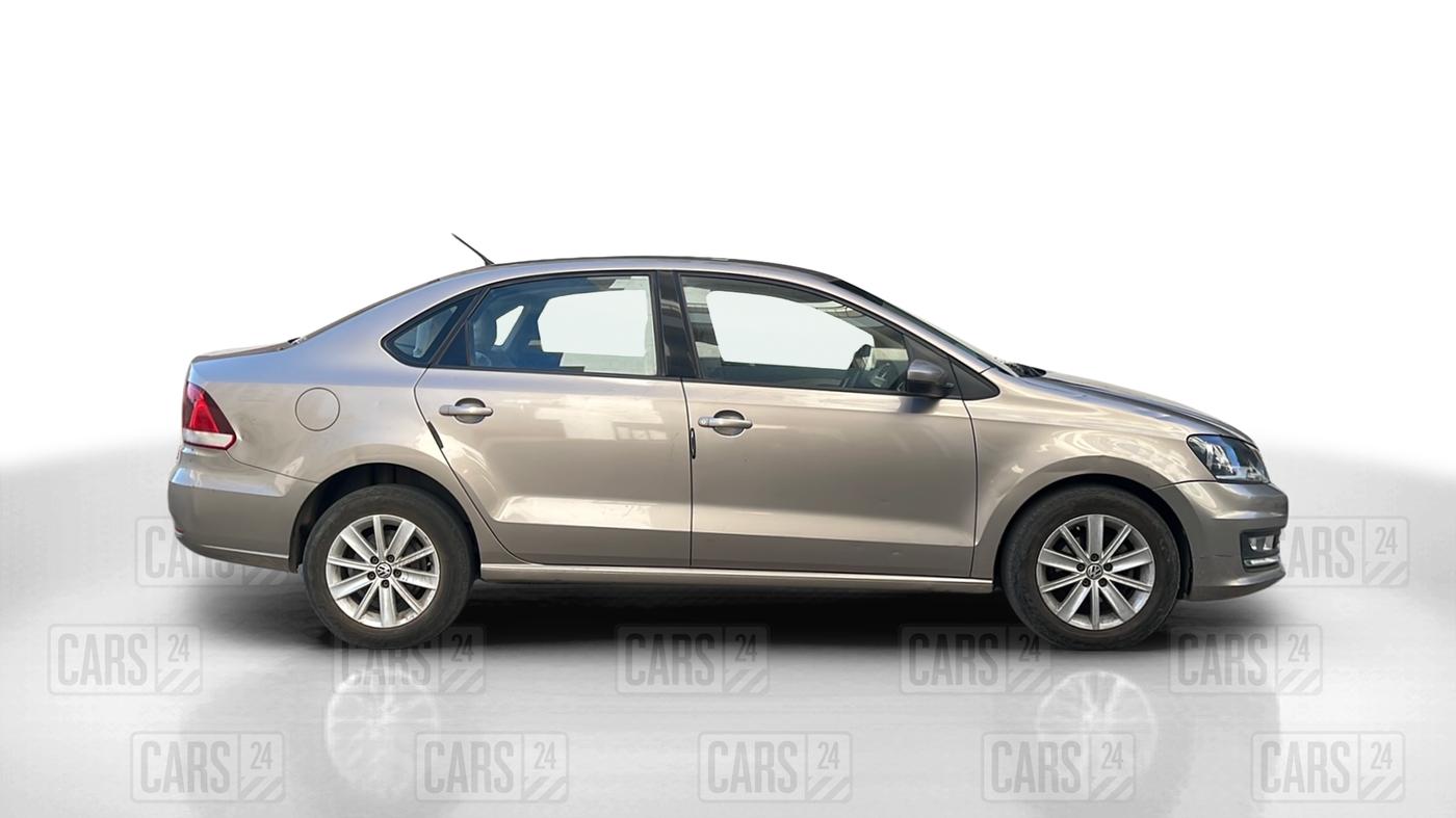 2016 Volkswagen Vento HIGHLINE DIESEL 1.5, Diesel, Manual, 1,00,788 km, Right Side View