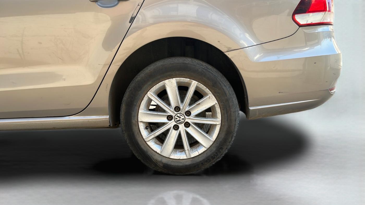 2016 Volkswagen Vento HIGHLINE DIESEL 1.5, Diesel, Manual, 1,00,788 km, Left Rear Wheel