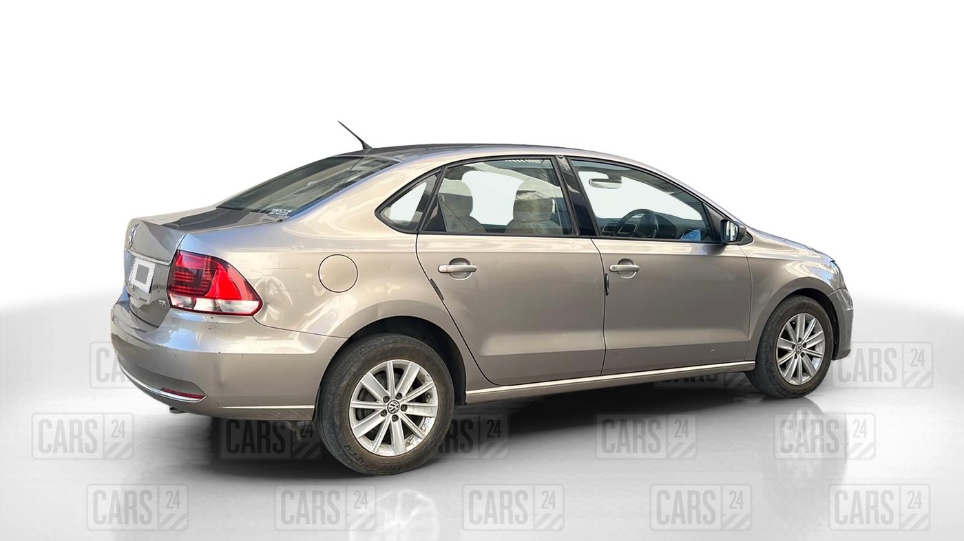 2016 Volkswagen Vento HIGHLINE DIESEL 1.5, Diesel, Manual, 1,00,788 km, Right Back Diagonal