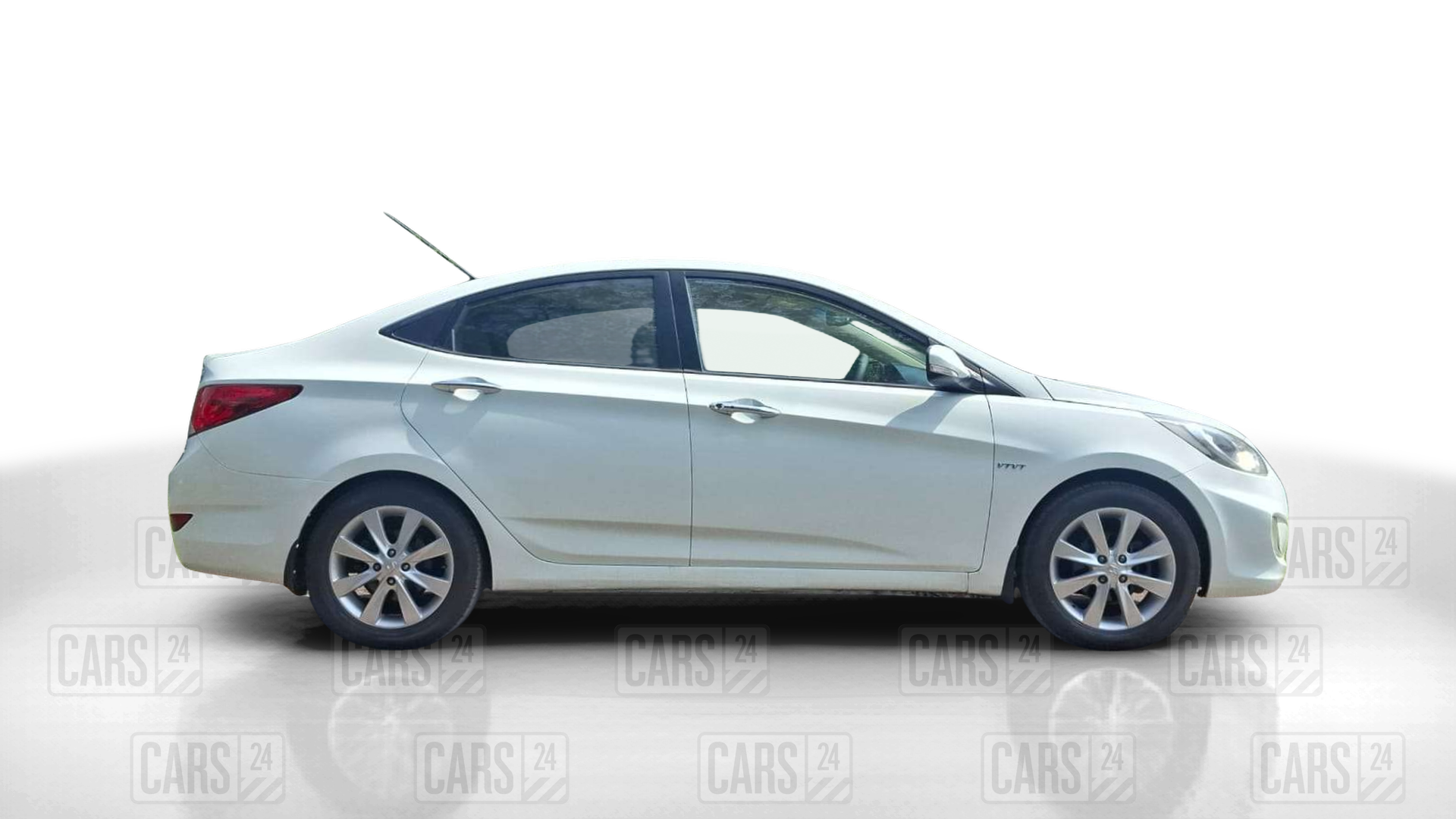 2012 Hyundai Verna FLUIDIC 1.6 VTVT SX, Petrol, Manual, 70,059 km, Right Side View