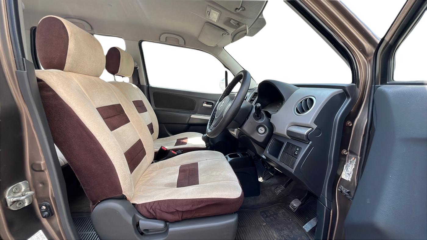 2011 Maruti Wagon R 1.0 LXI, Petrol, Manual, 50,936 km, Right Side Front Door Cabin