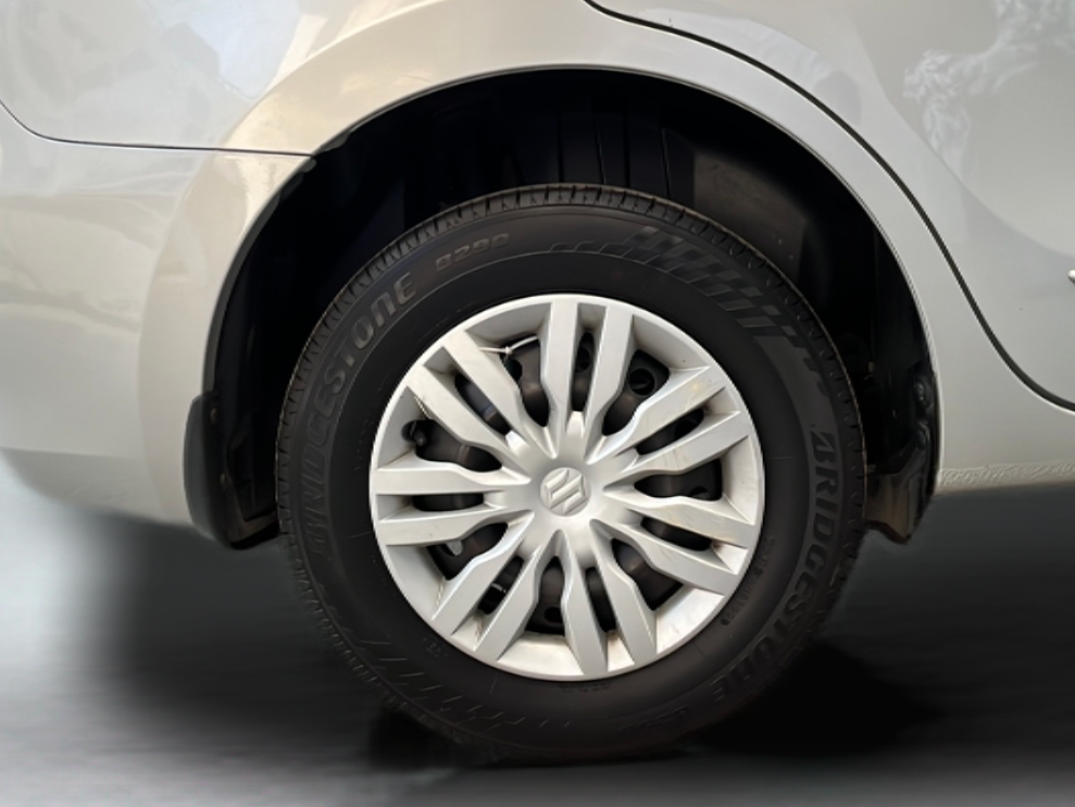 2017 Maruti Dzire VDI, Diesel, Manual, 76,000 km, Right Rear Wheel