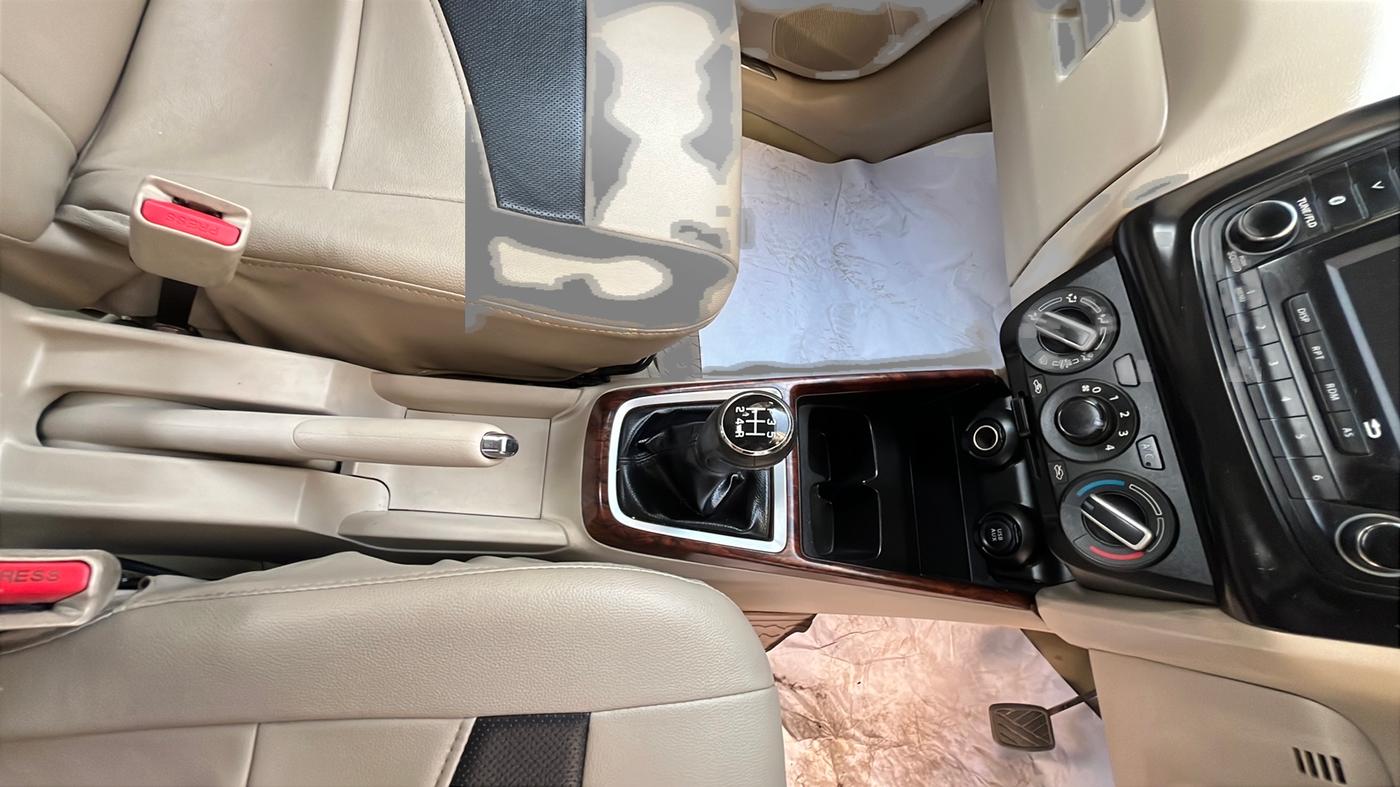 2017 Maruti Dzire VDI, Diesel, Manual, 76,000 km, Gear Lever