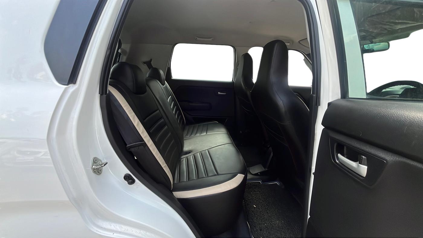 2019 Maruti New Wagon-R VXI 1.0, Petrol, Manual, 36,660 km, Right Side Rear Door Cabin