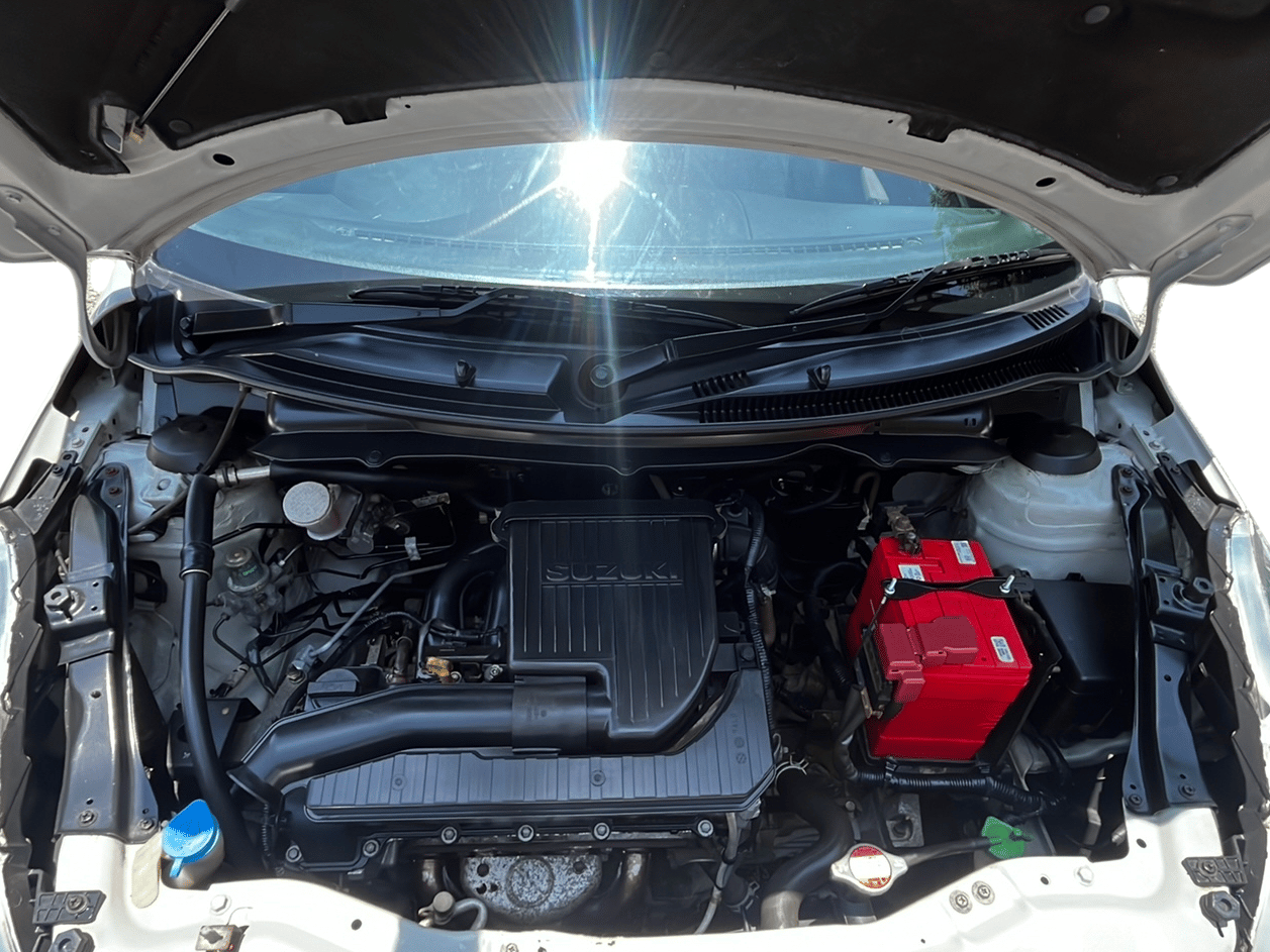 2015 Maruti Swift VXI ABS, Petrol, Manual, 80,418 km, Open Bonnet