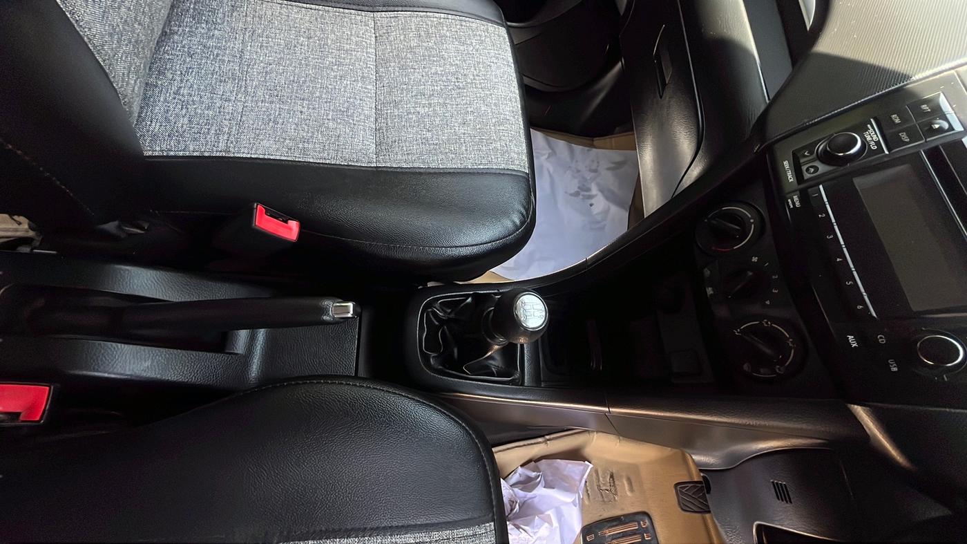 2015 Maruti Swift VXI ABS, Petrol, Manual, 80,418 km, Gear Lever