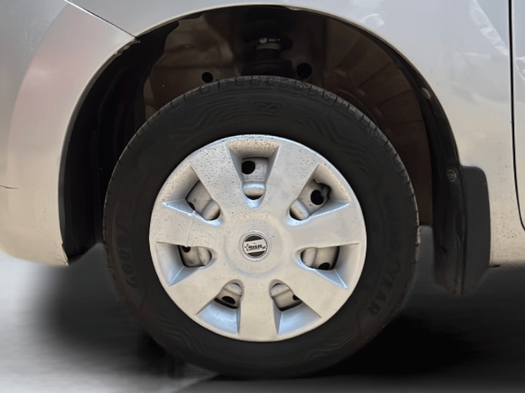 2013 Maruti Wagon R 1.0 LXI, Petrol, Manual, 54,306 km, Left Front Wheel