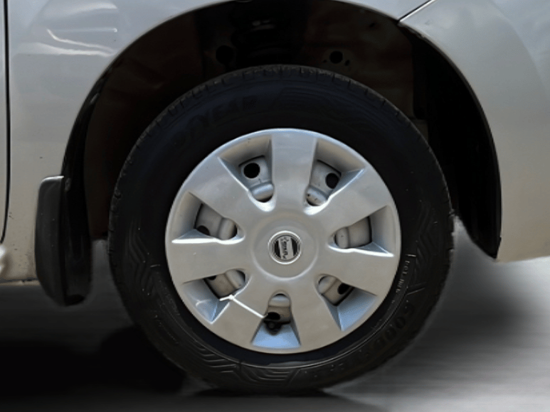 2013 Maruti Wagon R 1.0 LXI, Petrol, Manual, 54,306 km, Right Front Wheel