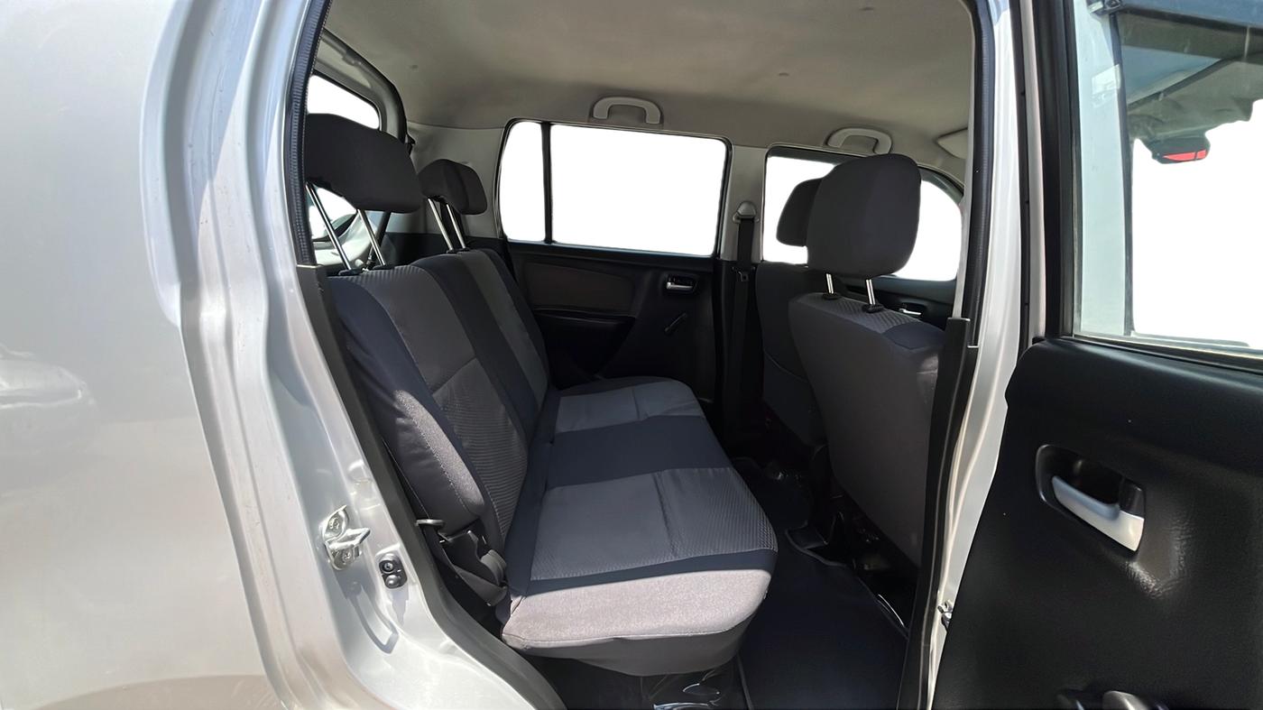 2013 Maruti Wagon R 1.0 LXI, Petrol, Manual, 54,306 km, Right Side Rear Door Cabin