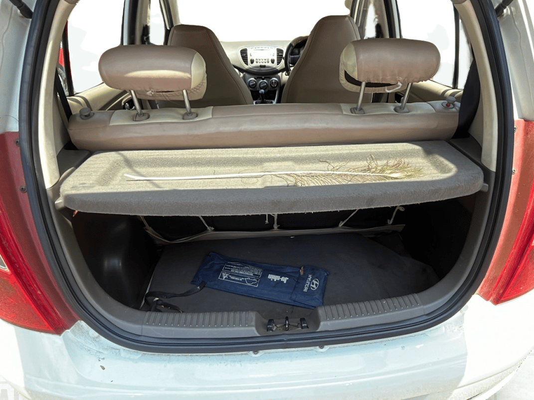2013 Hyundai i10 SPORTZ 1.2 AT, Petrol, Automatic, 54,630 km, Boot Inside