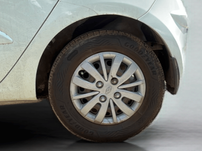2013 Hyundai i10 SPORTZ 1.2 AT, Petrol, Automatic, 54,630 km, Left Rear Wheel