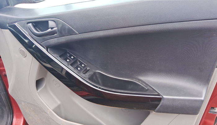 2017 Tata NEXON XM DIESEL, Diesel, Manual, 79,597 km, Driver Side Door Panel Controls