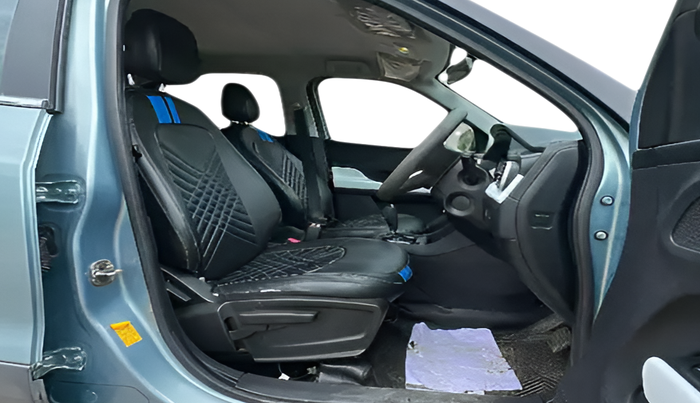 2022 Tata PUNCH ACCOMPLISHED AMT, Petrol, Automatic, 51,386 km, Right Side Front Door Cabin