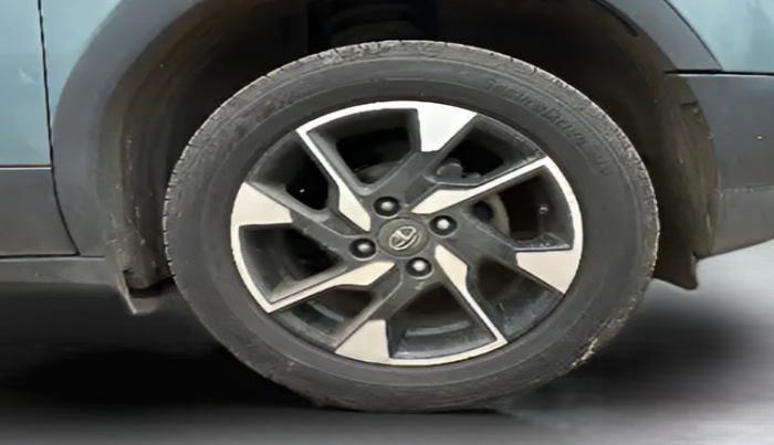 2022 Tata PUNCH ACCOMPLISHED AMT, Petrol, Automatic, 51,386 km, Right Front Wheel