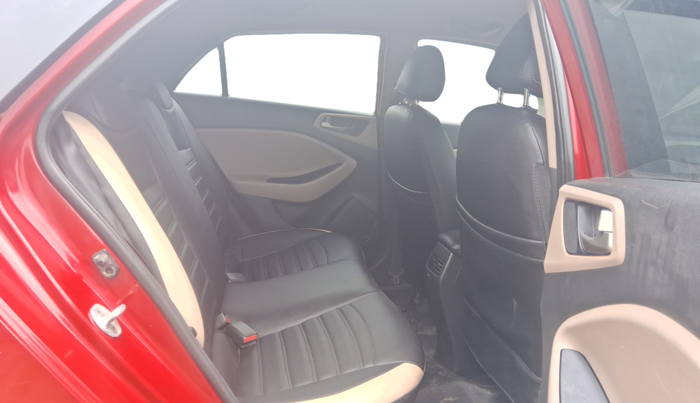 2015 Hyundai Elite i20 SPORTZ 1.2 (O), Petrol, Manual, 72,343 km, Right Side Rear Door Cabin