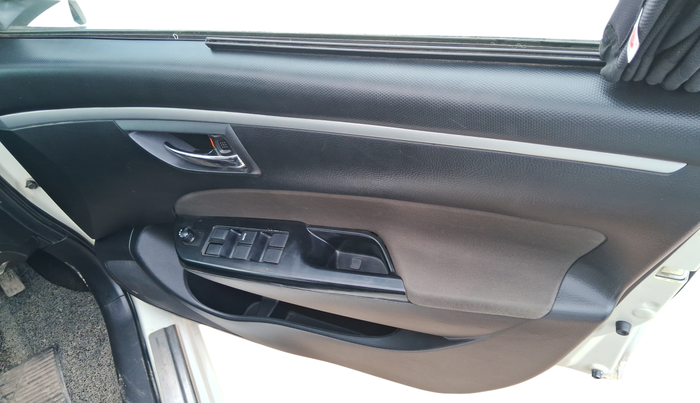 2014 Maruti Swift VXI, Petrol, Manual, 1,35,679 km, Driver Side Door Panel Controls