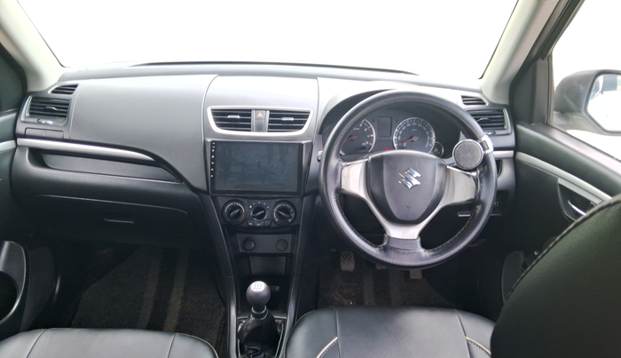 2014 Maruti Swift VXI, Petrol, Manual, 1,35,679 km, Dashboard