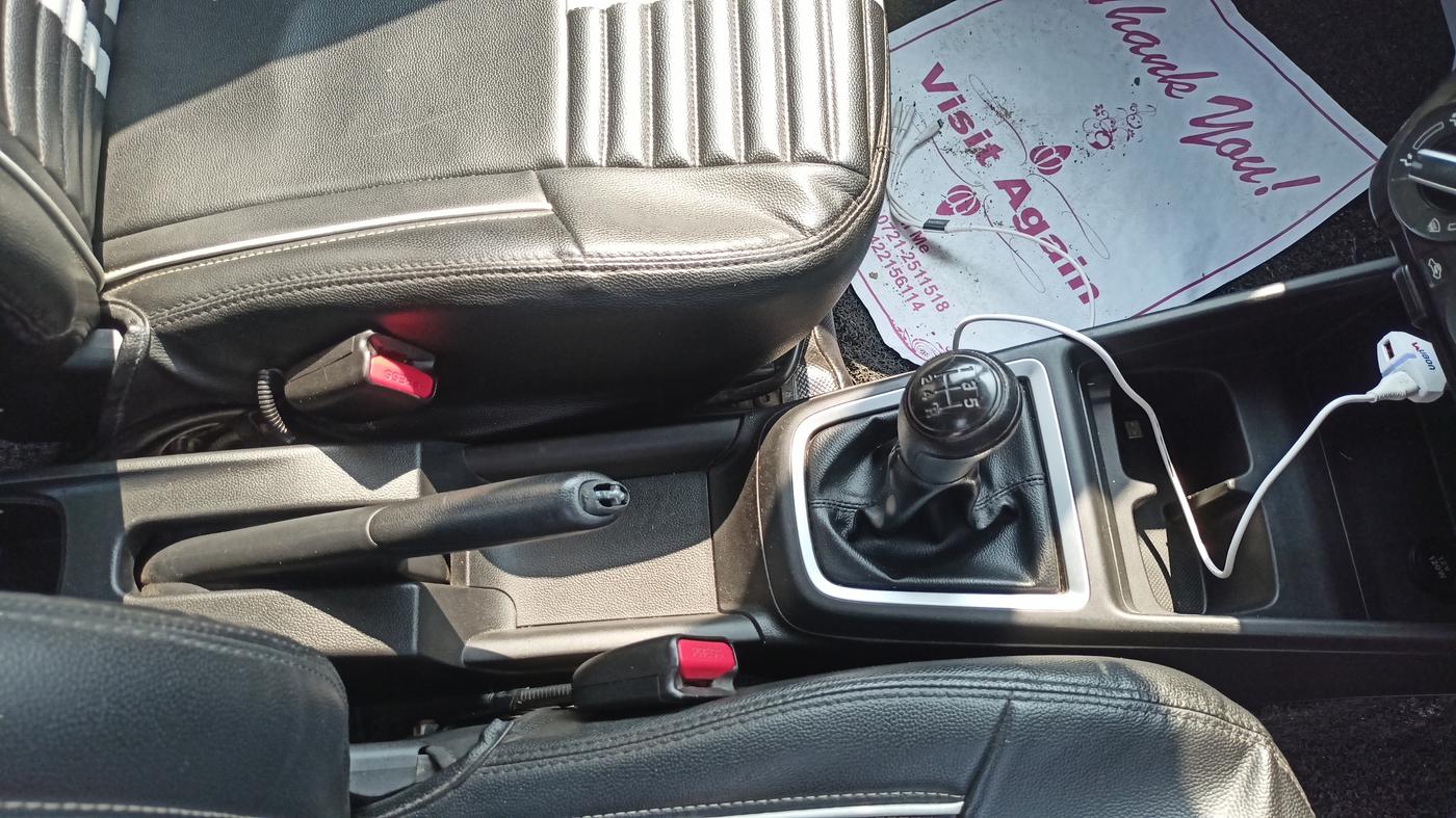 2020 Maruti Swift LXI, Petrol, Manual, 51,807 km, Gear Lever