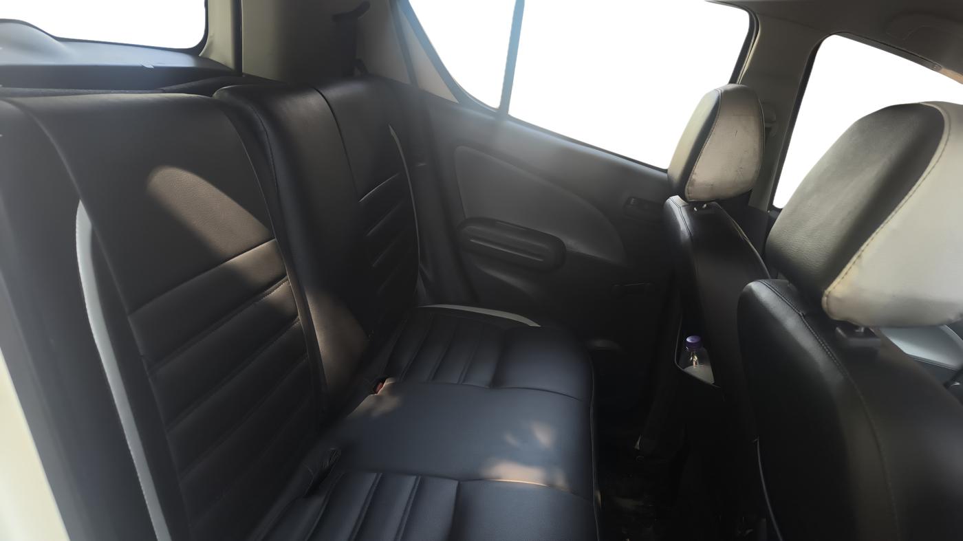 2015 Maruti Ritz LDI, Diesel, Manual, 55,042 km, Right Side Rear Door Cabin