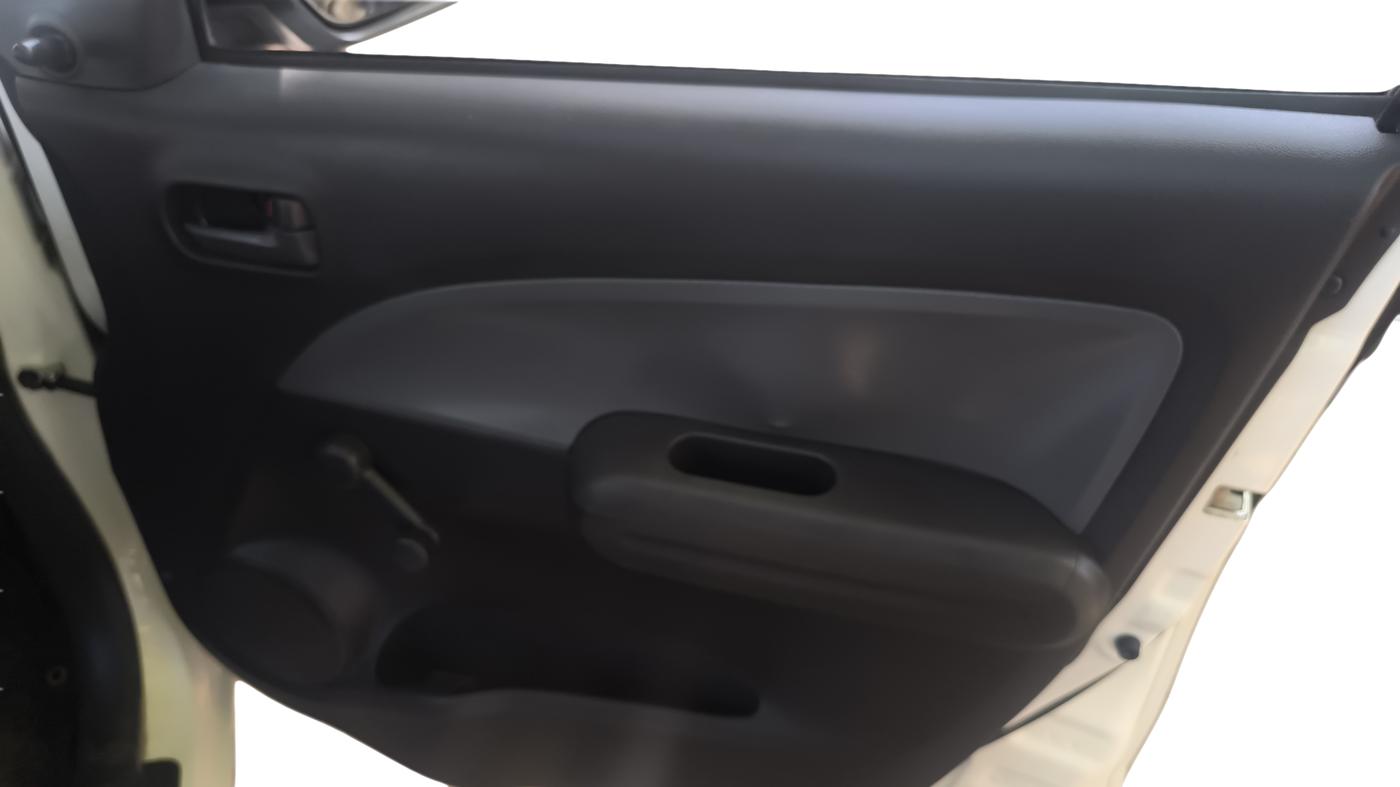 2015 Maruti Ritz LDI, Diesel, Manual, 55,042 km, Driver Side Door Panel Controls