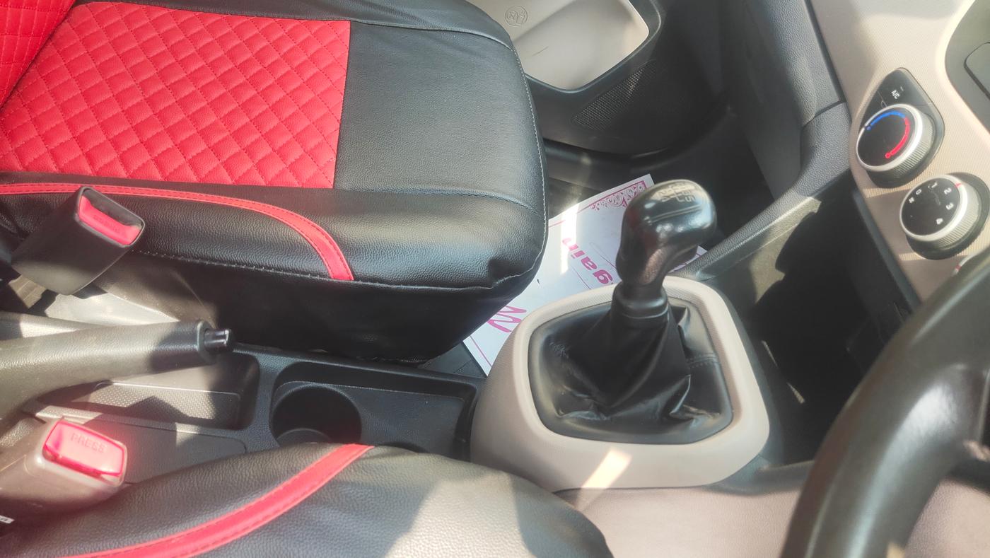 2015 Hyundai Grand i10 MAGNA 1.1 CRDI, Diesel, Manual, 94,181 km, Gear Lever